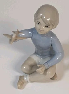 Porceval Sitting Boy With Airplane Figurine, Excellent Condition - Picture 1 of 6