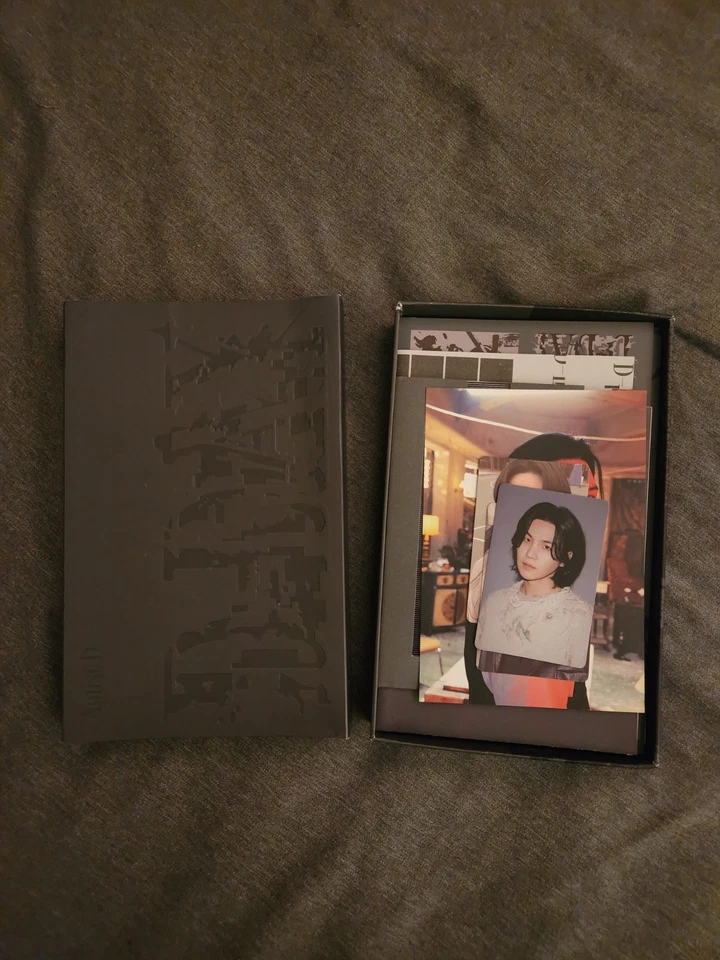 AGUST D/Suga - D Day Album Foto 1 de 4