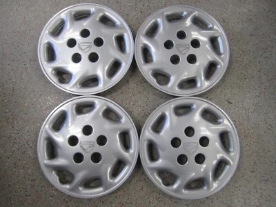 Комплект (4) оригинальных колпаков колес 14 дюймов Eagle Talon 1995-1996 годов выпуска MB948641 505 - Изображение 1 из 4