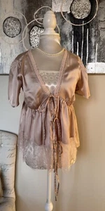 River Island Ladies Pink lace frill Satin Peplum Tie front blouse Size 8 BNT - Picture 1 of 16
