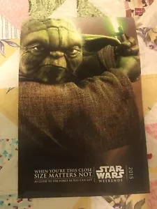 Póster de fines de semana de Yoda 2015 de Disney Star Wars exclusivo con pasaporte anual 12X17,75 - Imagen 1 de 3