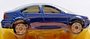 Volkswagen VW Jetta Años 90 Mk 4 Versión Azul Maisto 1:64 Diecast Nuevo en Tarjeta Corte - Imagen 1 de 5