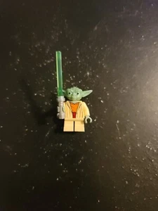 LEGO Star Wars Yoda Clone Wars minifigure (75002) With Light Saber - Picture 1 of 2