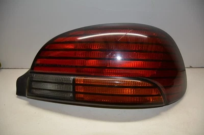Pontiac Grand Am 1996-1998 lado derecho QTR MONTADO LUZ TRASERA OEM, 166-01608B Foto 1 de 4