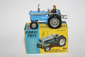 Trattore Corgi 67 Ford 5000 Super major t5, come nuovo in buona scatola originale - Foto 1 di 10