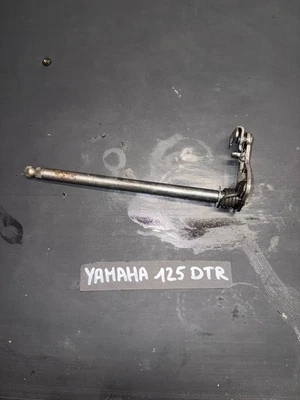 AXE DE SELECTEUR DE VITESSE YAMAHA 125 DTR  - 10W181010300 - Photo 1/4