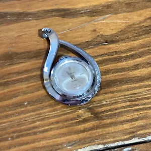Reloj Colgante Mecánico Tono Plateado De Colección FAMOSO Funciona Lágrimas Antimagnético - Imagen 1 de 5