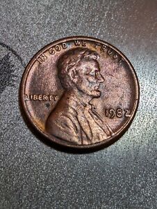 1982 DOUBLE STRUCK STRIKE THROUGH ERROR Coin Lincoln Memorial Cent Pennies LOOK