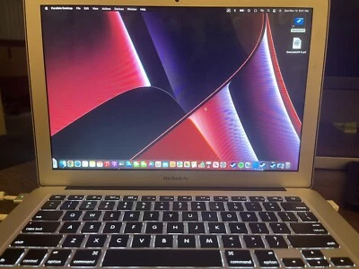 Apple 13" MacBook Air Core i5 CPU, 8GB RAM (2017 Model 128GB) - Bild 1 von 3
