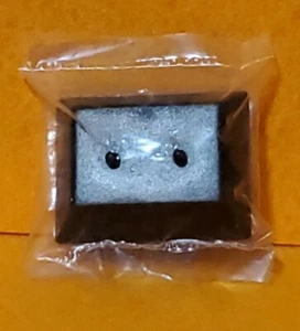 NEW TOY2R QEE BLACK DISPLAY STAND FOR FIGURES - Picture 1 of 2