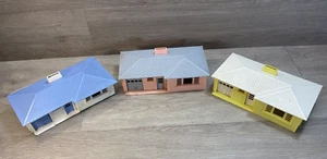 vintage 1950s Bachmann PLASTICVILLE O/S scale Ranch House Lot of 3 for train set - Picture 1 of 21
