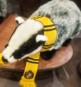 USJ Exclusive Harry Potter Hufflepuff Plush Universal Studios Japan - Picture 1 of 2