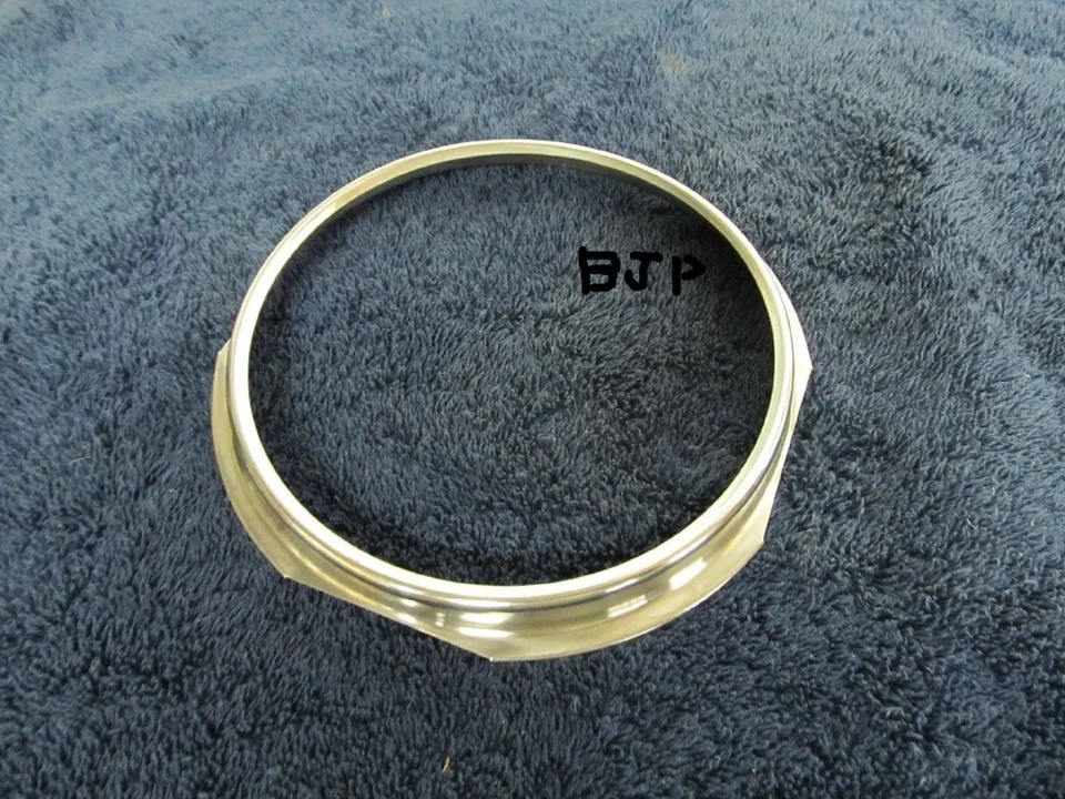 SE ADAPTA A JEEP CJ3B CJ5 CJ6 CJ7 CJ8 WILLYS CAMIÓN VAGÓN VELOCÍMETRO BISEL 1955-1986 Foto 1 de 2