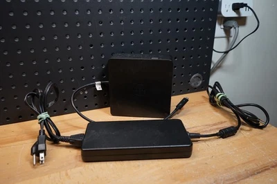 (M) Dell Thunderbolt Dock TB16 con adaptador de CA de 240 W Foto 1 de 4