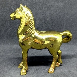 Scultura statuina cavallo in ottone vintage senza marchio danneggiata e incollata sul retro - Foto 1 di 13