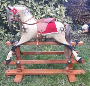 PADDED LEATHER SPORTIBOY REMOVEABLE SADDLE WITH BLANKET AND STIRRUP LEATHERS - Picture 1 of 2