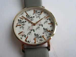 Next Ladies Gold Colour Watch full working VGC pre-owned vintage 741149 P14/09 - Picture 1 of 24