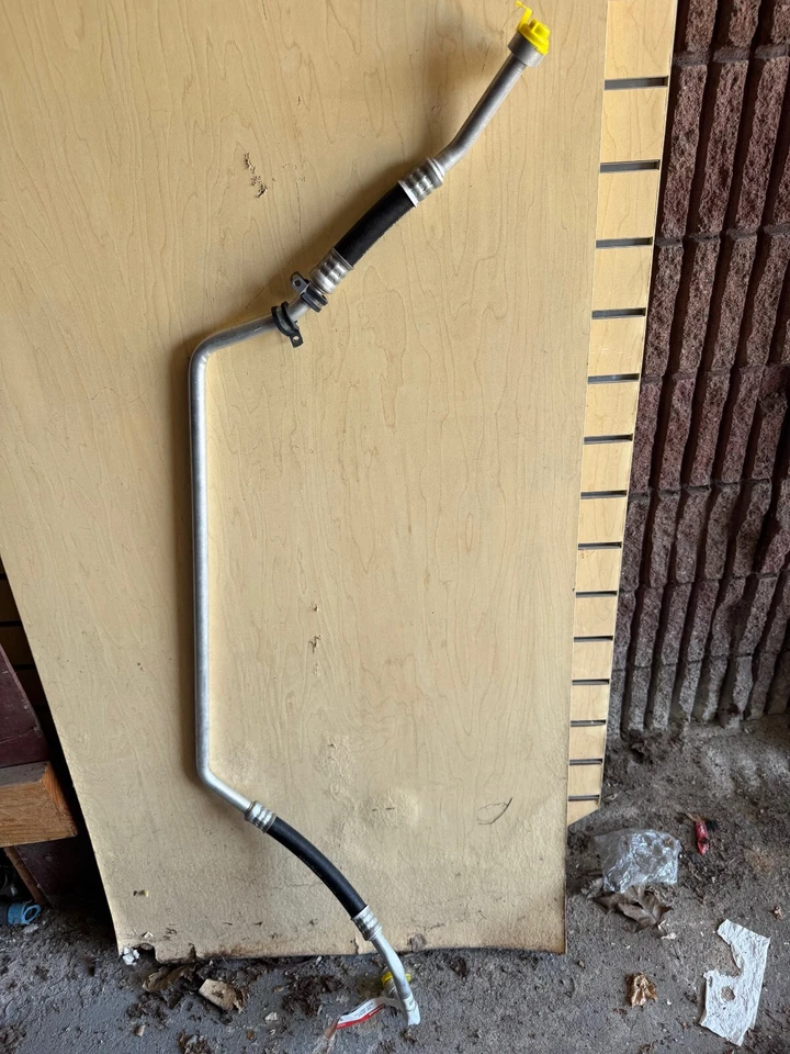 Ford GT GT40 Supercar 05 06 A/C Refrigerant Suction Hose - Ford (YF-3042) - Image 1 of 2