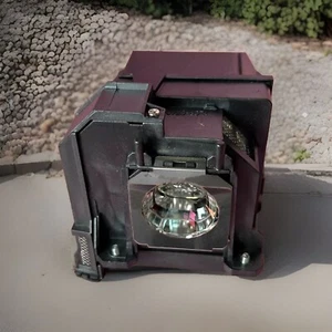 Lámpara proyector construida con carcasa - Imagen 1 de 5