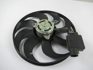Ford Focus III 3 DYB 14-19 Kühler Lüfter Lüftermotor 8V61-8C607-EE - Picture 1 of 6