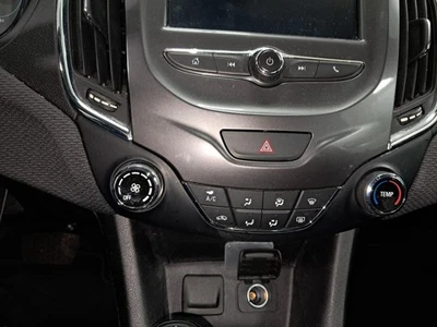 Chevrolet Cruze 2018 unidad de control de clima de aire acondicionado usada 442682 Foto 1 de 4