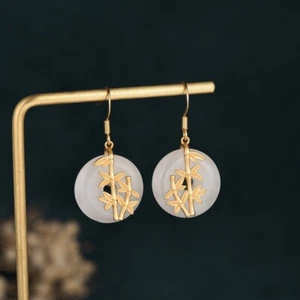 Pendientes clásicos de temperamento retro con hebilla de seguridad de hoja de bambú dorado para mujer - Imagen 1 de 6