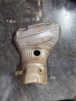 2012-2016 福特 FOCUS EXHAUST MANIFOLD HEAT SHIELD 原始设备制造商  — 第 1/3 张图片