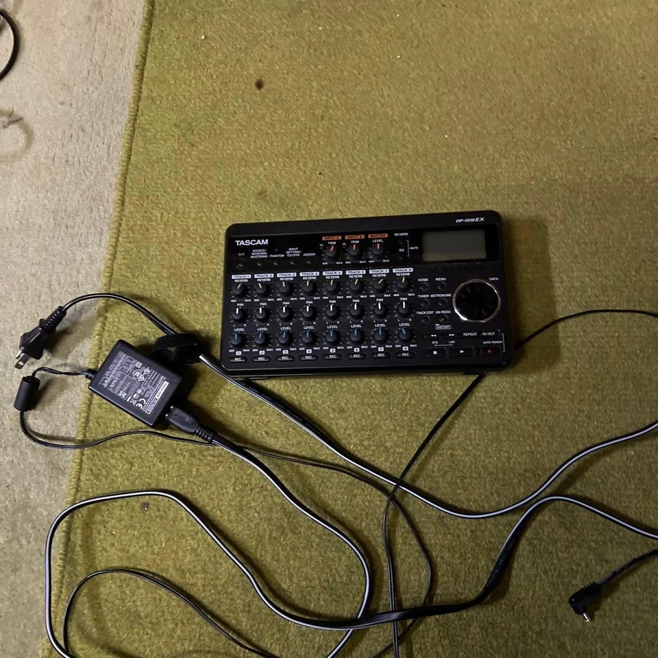 TASCAM DP-008EX Multi-Track Recorder DIGITAL POCKETSTUDIO Vintage Japan getestet - Bild 1 von 4
