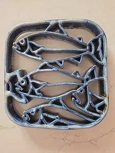 Ceramic Fish Trivet. School Of Fish . Blue Water Color. Bay Pottery. 7 X 7 X 1 - Picture 1 of 5
