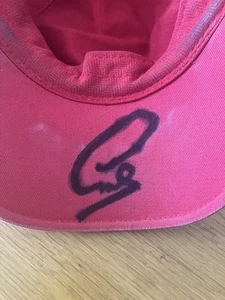 Official Scuderia Ferrari Cap signed by Lewis Hamilton - very used - Picture 1 of 6
