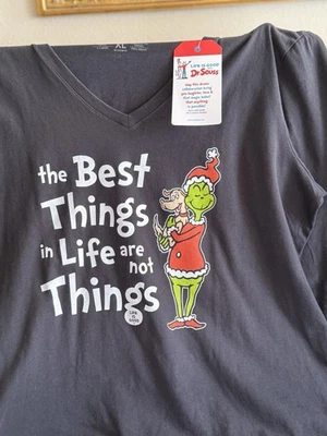 Camiseta Life Is Good Mujer XL Negra Cuello en V Manga Larga “The Best Things” Grinch Foto 1 de 4