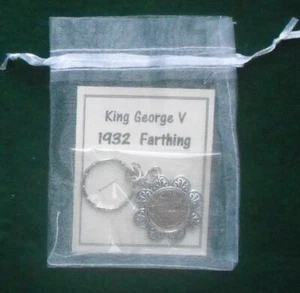 1935 90th birthday George V polished Farthing Charm key ring free gift bag royal - Bild 1 von 4