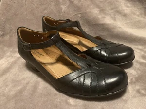 Cobb Hill Women's Angelina Black Leather Low Heel T-Strap Sandal SZ 10N CBD30BK - Picture 1 of 10