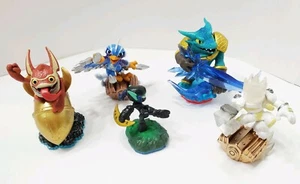 5 Skylanders Activision Trap Team, 2 SuperChargers, 2 Swap Force Figures - Picture 1 of 5