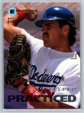 1995 SkyBox E-Motion #145 Mike Piazza NM