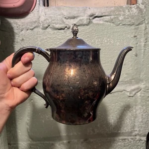 Vintage Paul Revere Reproduction Tea Coffee Pot Silver Plated Oneida Silvers - Picture 1 of 7
