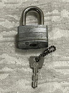 Vintage Walsco F38 Italy Vorhängeschloss mit Schlüssel geprüft funktioniert -- 8587 - Bild 1 von 7
