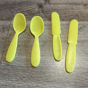 Hello Kitty picnic basket spoons and knives - Picture 1 of 2