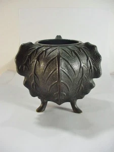ANTIQUE BRONZE THREE FOOTED ASIAN CENSOR POT -- GREAT PATTERN AND SHAPE - Picture 1 of 6