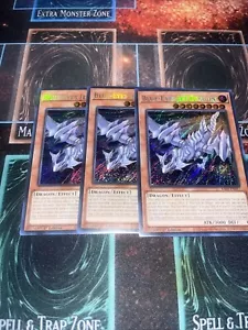 x3 Blue-Eyes Jet Dragon 1. Auflage Secret Rare RA02-DE017 Yugioh Playset - Bild 1 von 1