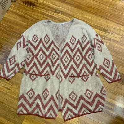 Suéter cárdigan Maurice's para mujer 3X rojo tostado geométrico tejido difuso frente abierto Foto 1 de 4