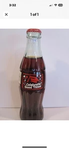 COCA COLA COLA 2000 GRADI FESTEGGIA I BEI TEMPI BOTTIGLIA 8 oz - Foto 1 di 3