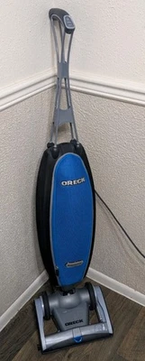 Aspiradora vertical de magnesio Oreck LW1500RS - Probada Foto 1 de 4