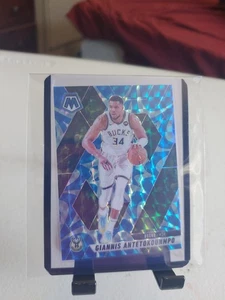 2024-25 Panini Mosaic - Giannis Antetokounmpo #13 Reactive Blue Mosaic Prizm - Picture 1 of 2