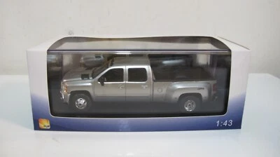 1:43 GLM GM CHEVROLET SILVERADO 3500HD TRUCK SILVER RESIN CARS - Image 1 of 4