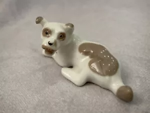 VINTAGE RUSSIA USSR LOMONOSOV MINIATURE SMALL DOG/PUPPY PORCELAIN FIGURINE - Picture 1 of 2