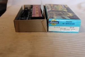 HO Scale Athearn, F7-B Diesel Locomotive DUMMY, Southern Pacific Daylight #8091 - Picture 1 of 3