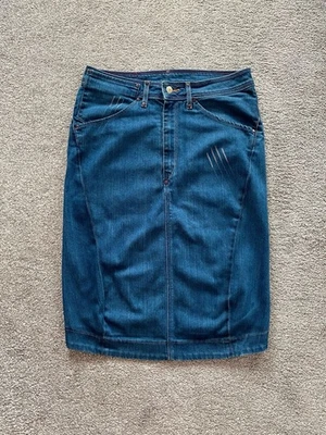 Levi's Women’s Denim Pencil Skirt Size W30 L24 - Flattering Fit, Vintage Look - Image 1 of 4