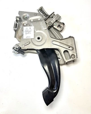 2003-2010 Porsche Cayenne - Handbrake Pedal Parking Brake Foot Pedal Mechanism - Image 1 of 4