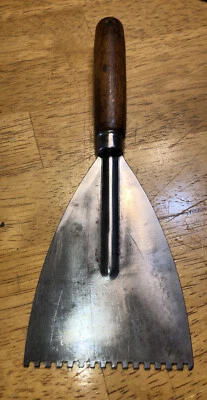 CUCHILLO DE MASILLA DE 3" SIN MARCA / HERRAMIENTA DE LECHADA CON MUESCAS -- MANGO DE MADERA - VINTAGE Foto 1 de 4